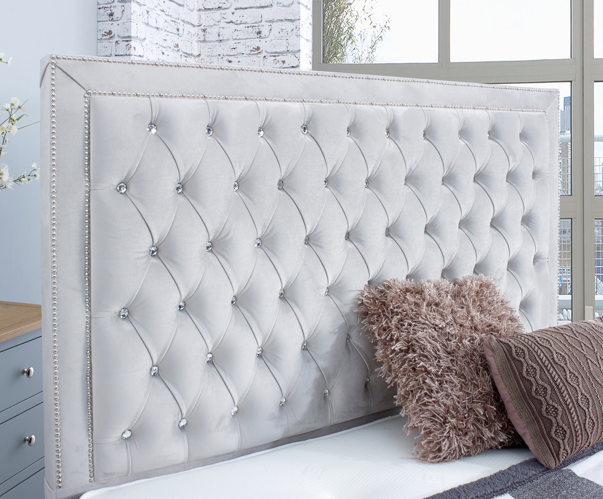 Samiraq Hilton Upholstered Designer Bed - SAMIRAQ