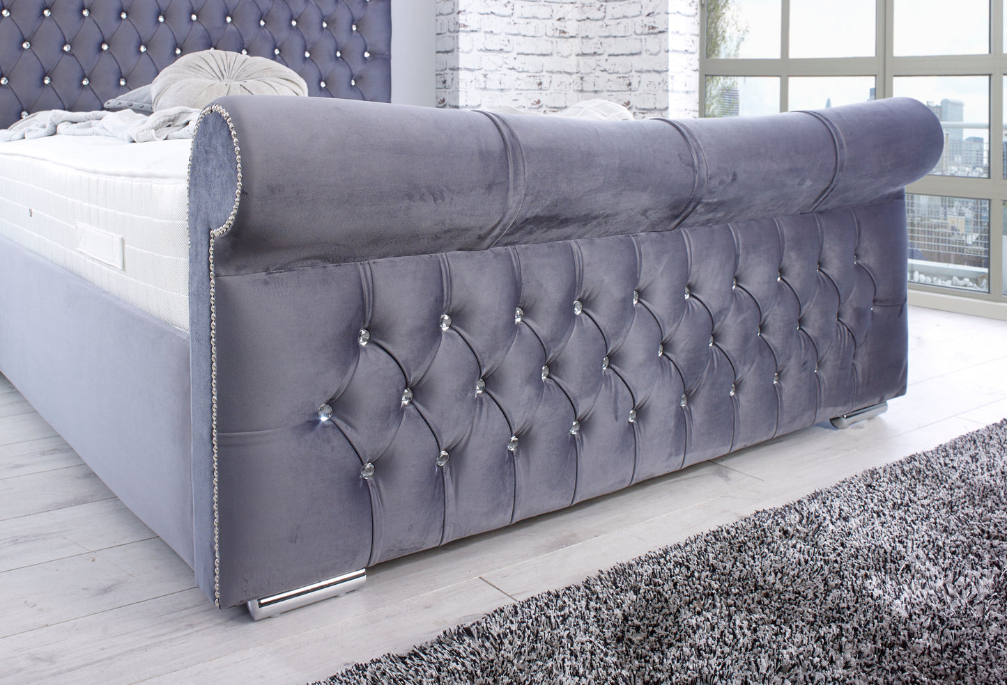Experience Opulent Luxury with the Samiraq Sardinia Chesterfield Sleigh Upholstered Bed - SAMIRAQ