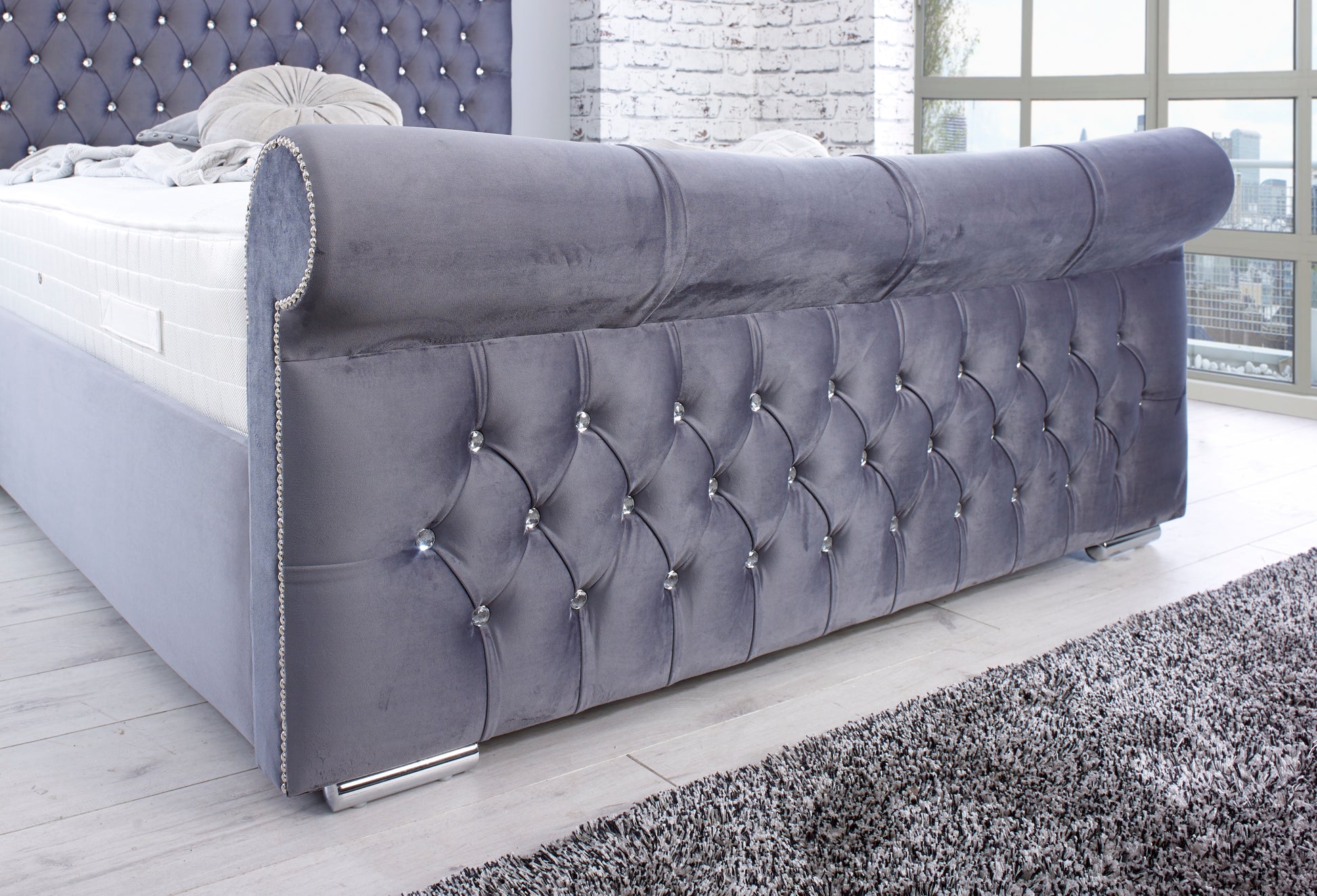 Experience Opulent Luxury with the Samiraq Sardinia Chesterfield Sleigh Upholstered Bed - SAMIRAQ