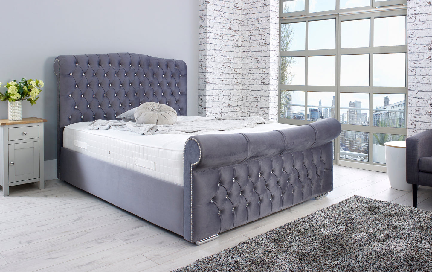Experience Opulent Luxury with the Samiraq Sardinia Chesterfield Sleigh Upholstered Bed - SAMIRAQ