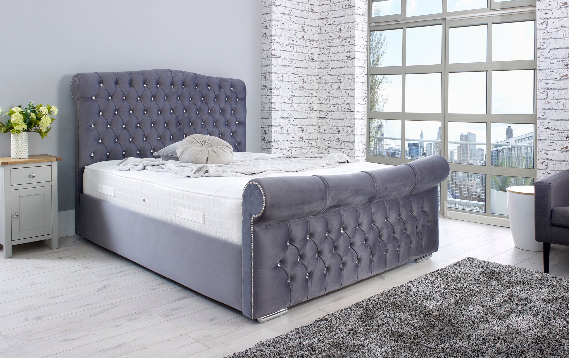 Experience Opulent Luxury with the Samiraq Sardinia Chesterfield Sleigh Upholstered Bed - SAMIRAQ