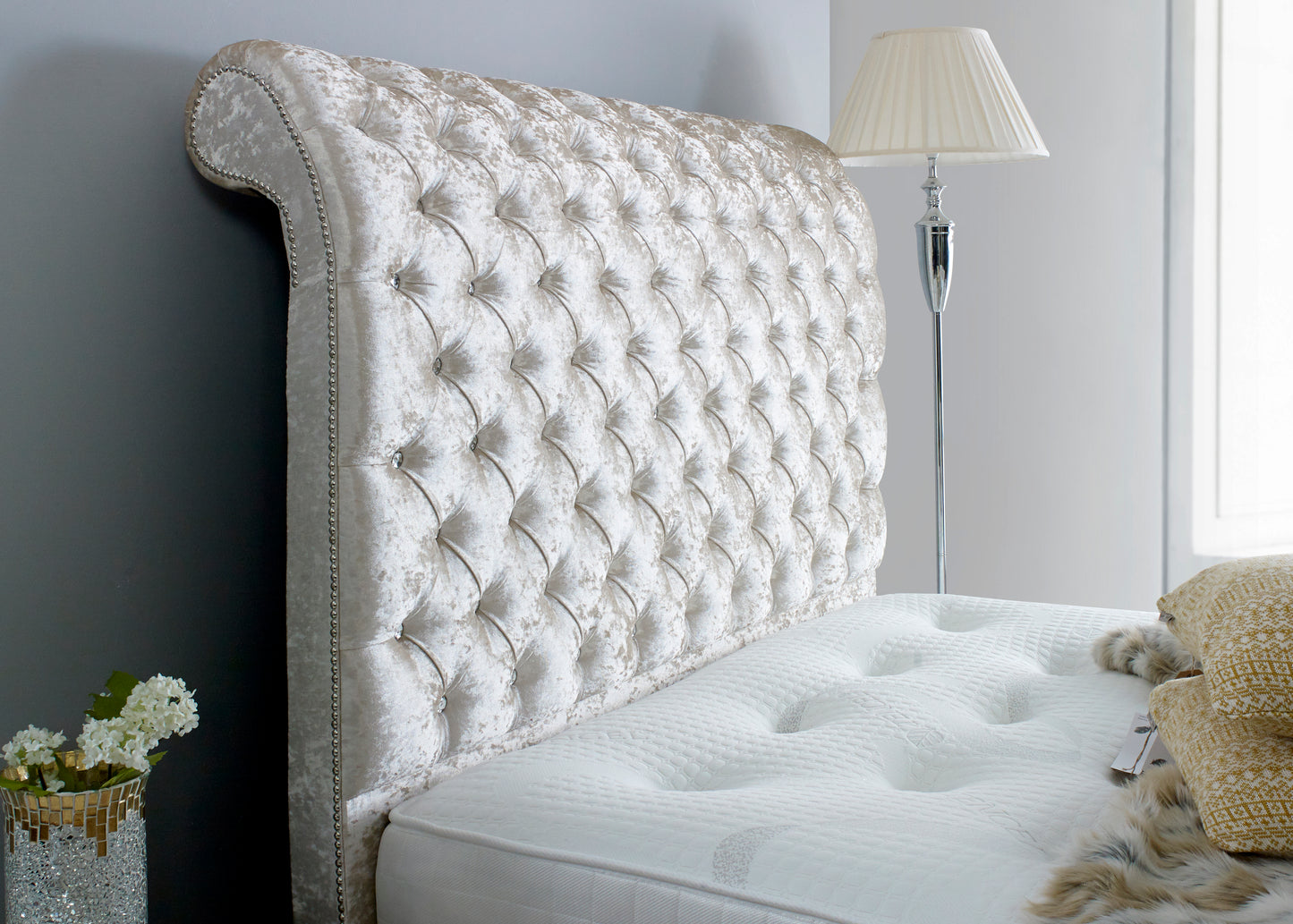 Samiraq Sensation Chesterfield Sleigh Upholstered Bed - SAMIRAQ