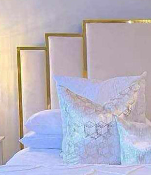 Samiraq Creamy Mirror Elegance Bed – A Touch of Refined Luxury