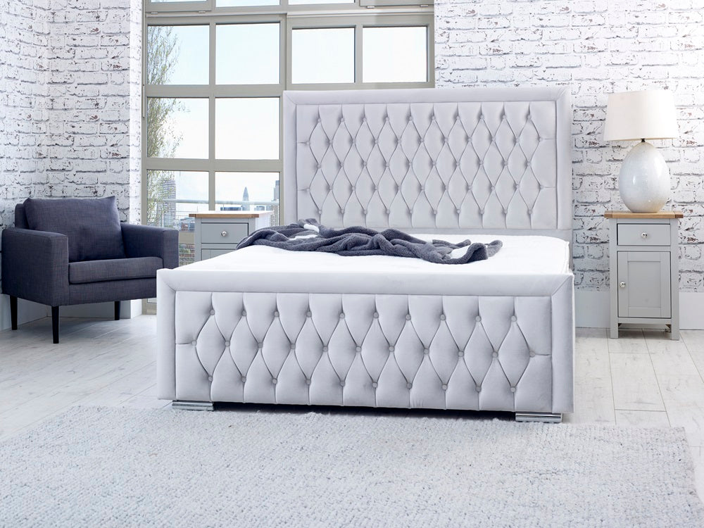 Luxury Samiraq Princess Chesterfield Upholstered Bed